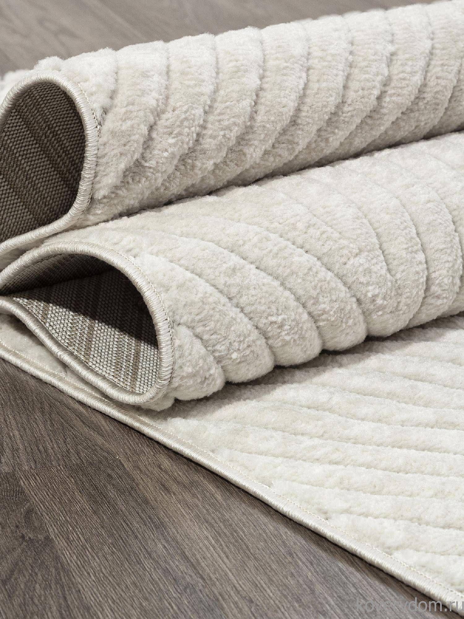 Ковер JUNO-A E132AW CREAM / CREAM Ковер JUNO-A E132AW CREAM / CREAM